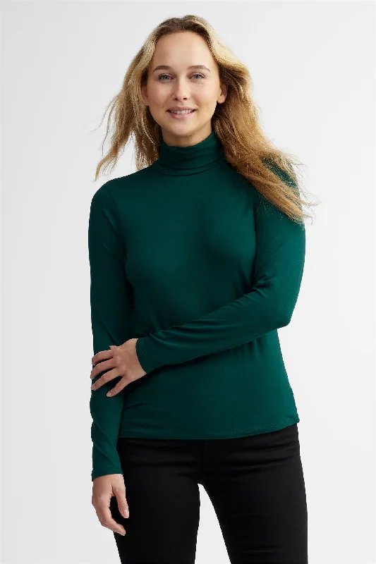 Snag Fabulous Fashion Bargains Chandail col roulé coupe semi-ajustée – Femme