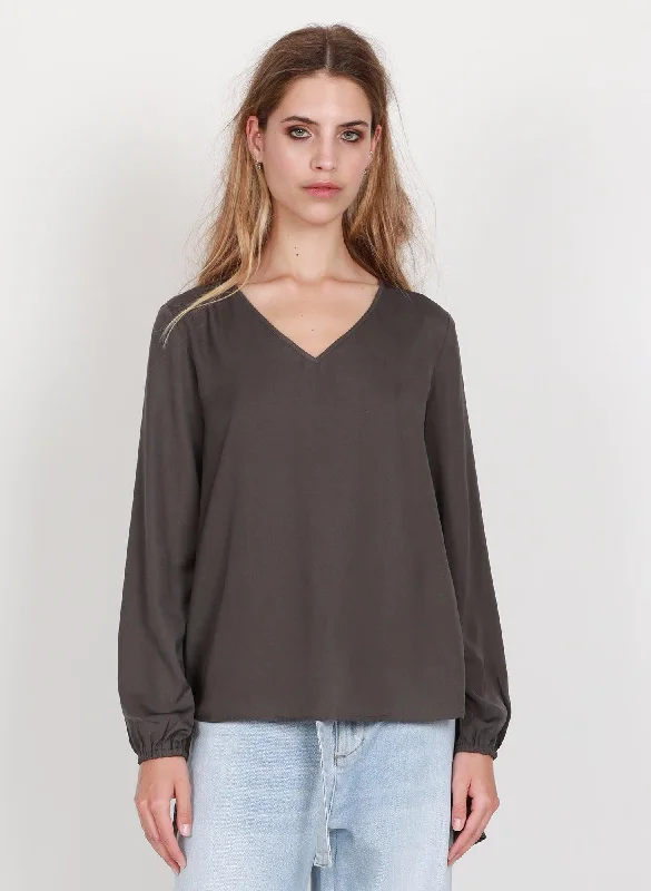 Fashion Essentials Talk Top