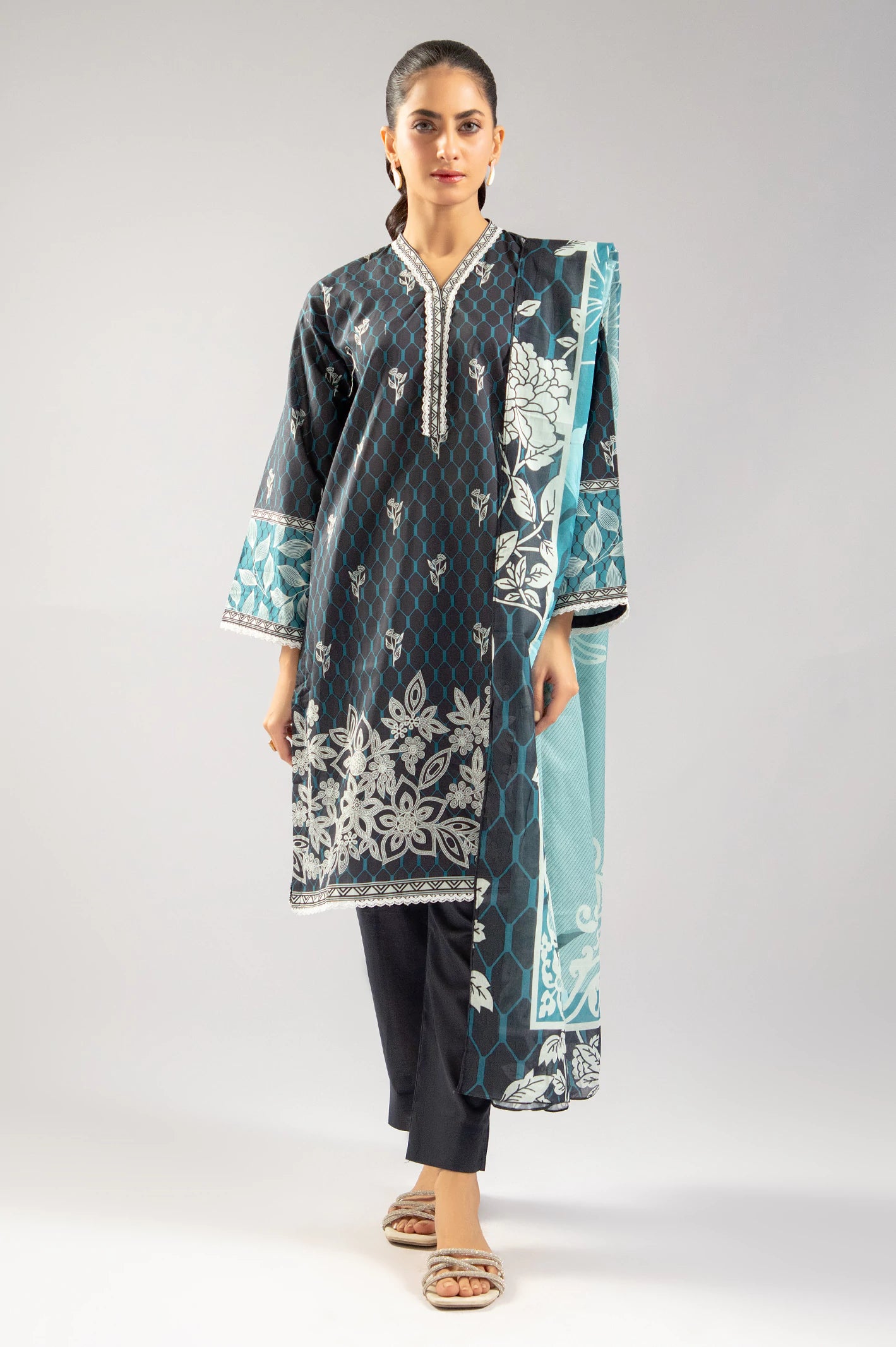 Step Ahead, Lead The Trend Black Printed 3PC