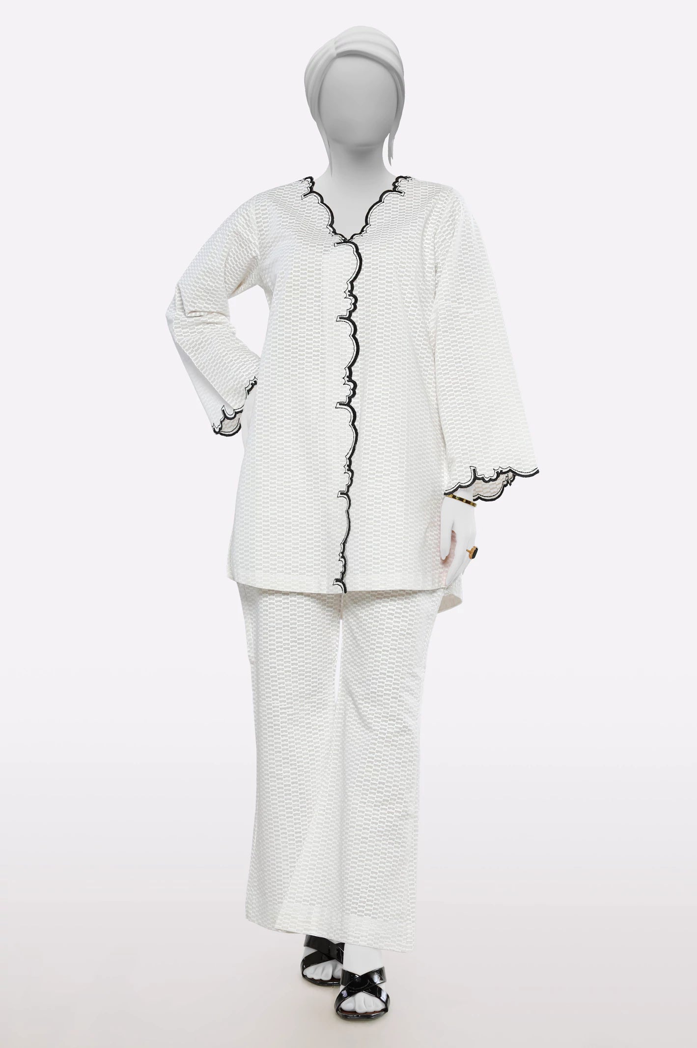 Budget Saver White Stylised 2PC