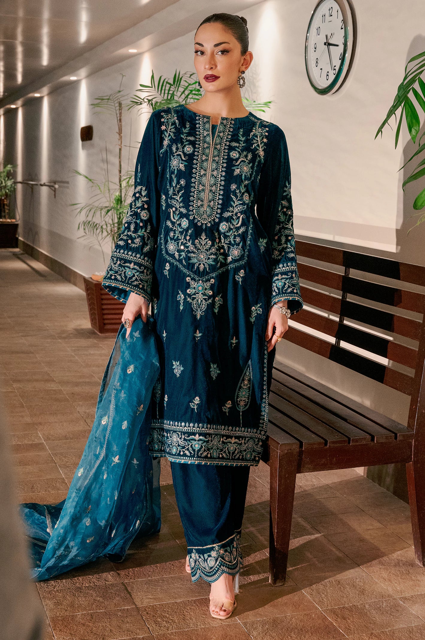 Romantic Fashion Discounts Blue Embroidered 2PC