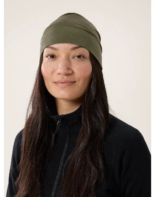 Sporty Fashion Offers Rho Toque