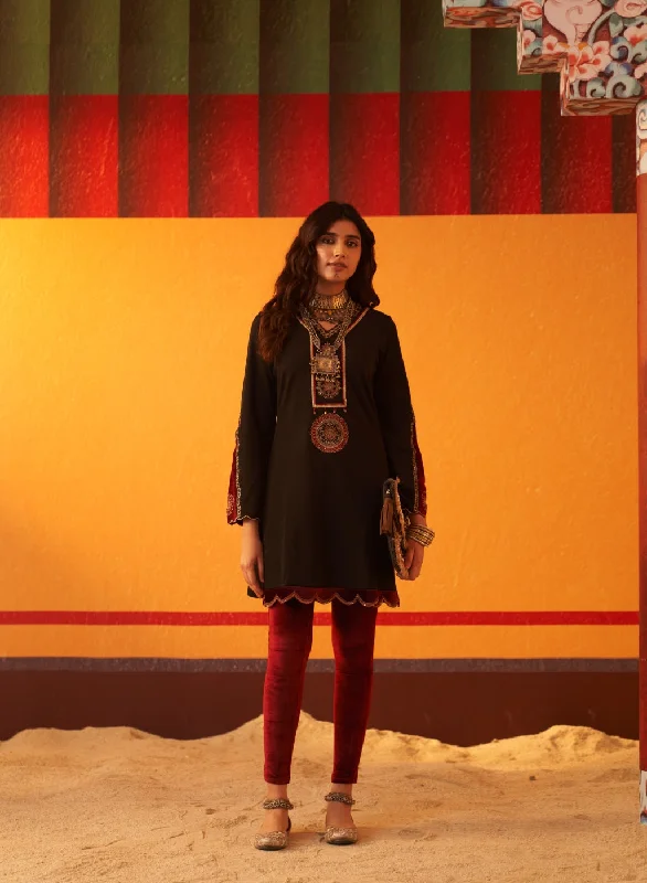 Vintage Style Deals Navy Blue Women’s Woollen Kurti with Inserts and Zari Work