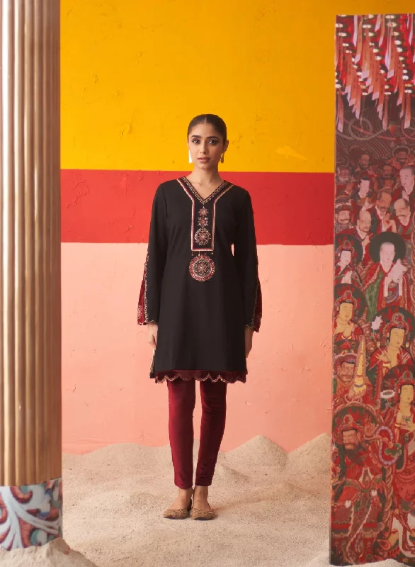 Sophisticated Style Offers Black Women’s Woollen Kurti with Inserts and Zari Work