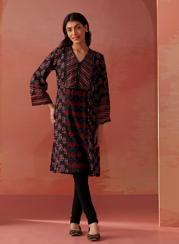 Hot Deals Arayna Black Printed Chanderi Kurta for Women