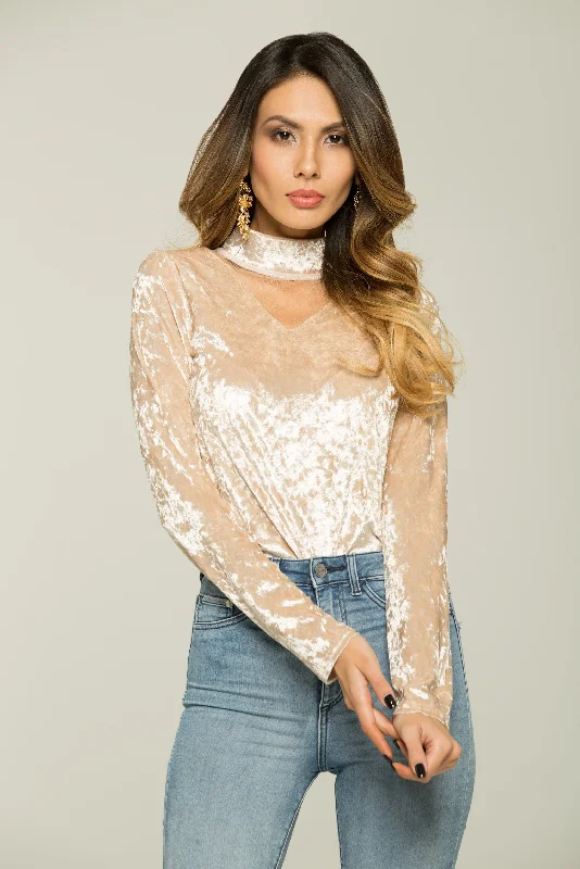 Insane Discount Onslaught Cream velvet  crew collar top