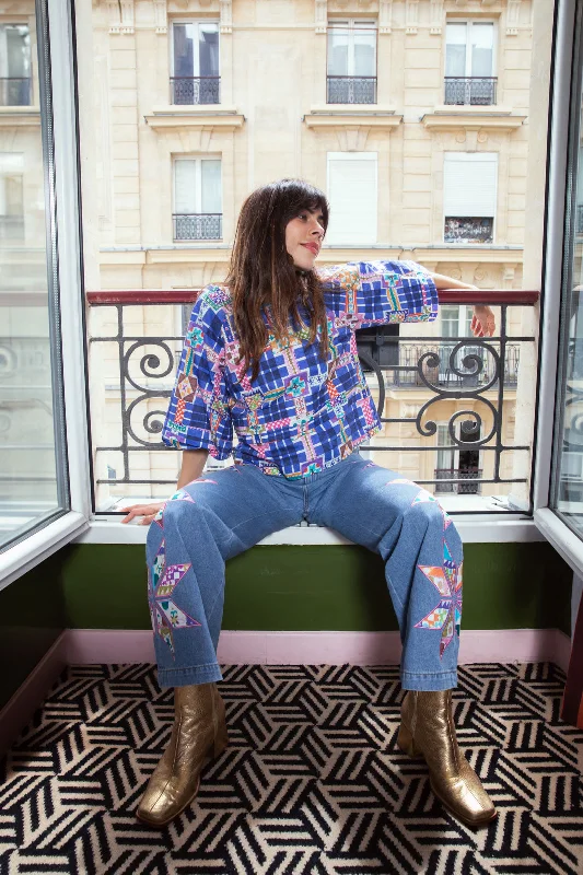 Comfortable Chic Stained Glass Top