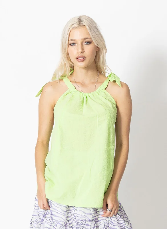Chic Trends Unveiled True Tie Top