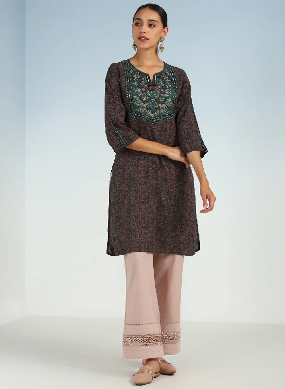 Urban Elegance Deals Green Round Neck Straight Fit kurti with Patch Work