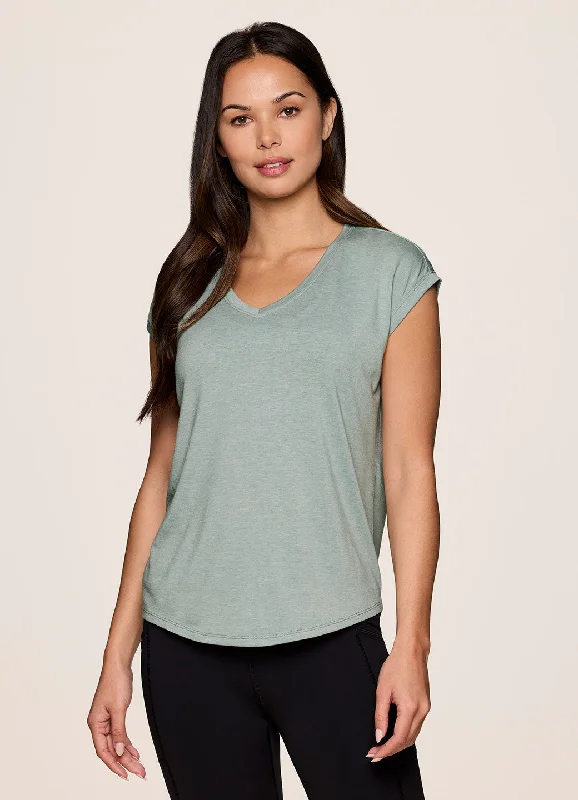 Move Freely With Premium Yoga Clothes At Great Prices Breezy Hi Low Tee