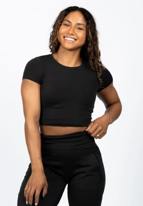 Look Good, Feel Good, And Save Big Reluna Short Sleeve Crop Black