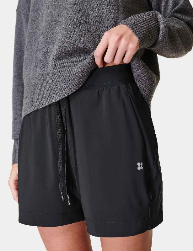Master Every Pose With Premium Yoga Wear Deals Explorer Shorts - Black