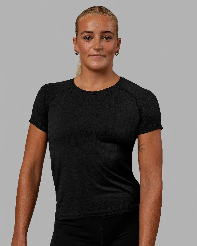 Sweat In Style With Yoga Clothing Discounts AeroFLX+ Seamless Tee - Black Marl
