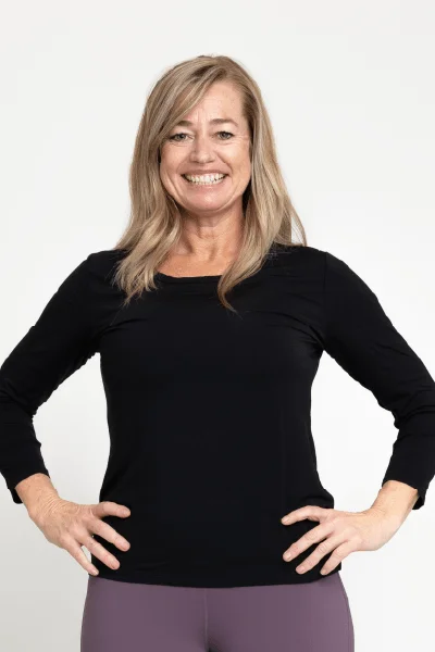 Find Your Perfect Fit With Discounted Yoga Outfits Stephanie Long Sleeve, Black (Vie Active)