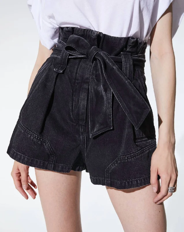 Limited-Stock Sale On Yoga Tops And Leggings Helian Short In Black