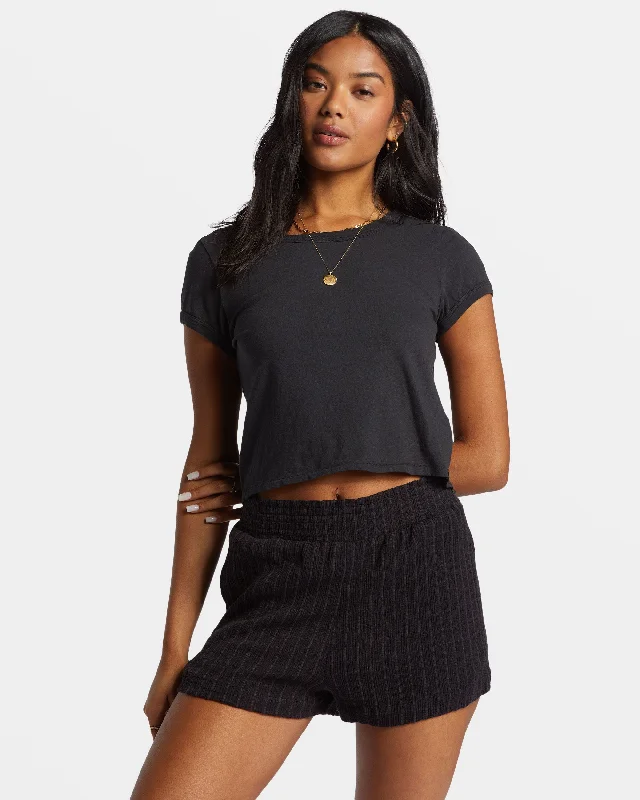 Flexibility Meets Affordability In Our Yoga Wear Sale In The Waves Short - Black Sands Flexibility Meets Affordability In Our Yoga Wear Sale In The Waves Short - Black Sands