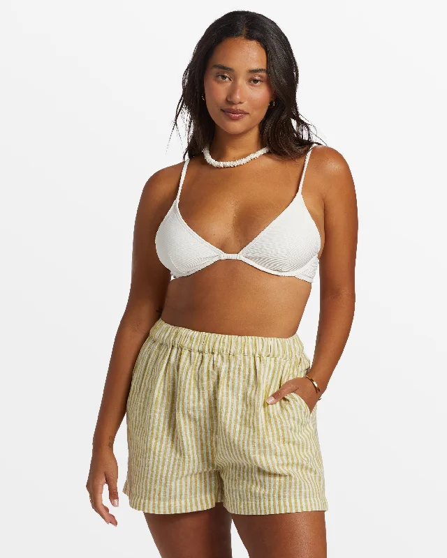 Performance Meets Savings In Our Yoga Wear Sale Sea Ya Elastic Waist Shorts - Moss Joy Performance Meets Savings In Our Yoga Wear Sale Sea Ya Elastic Waist Shorts - Moss Joy
